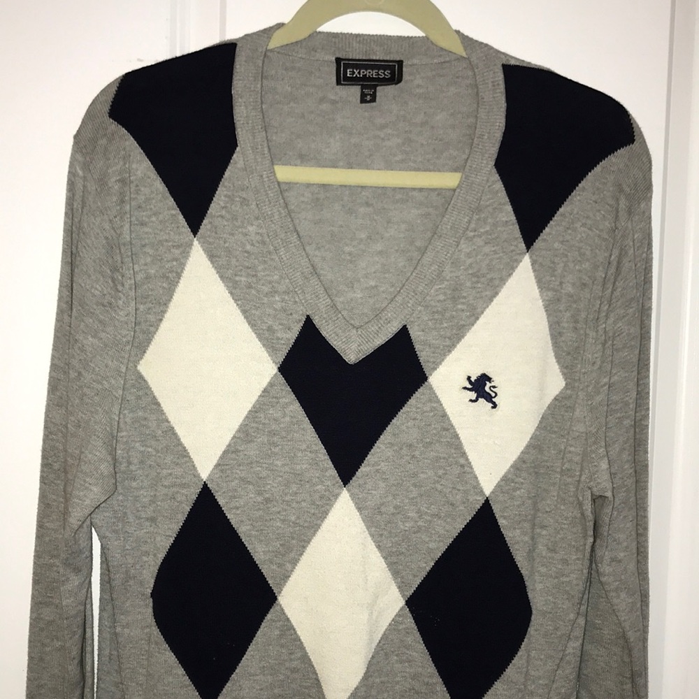 Express men’s V neck sweater